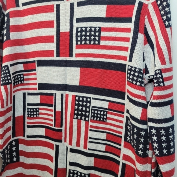 Tommy Hilfiger American Flag Sweater - Picture 2 of 7